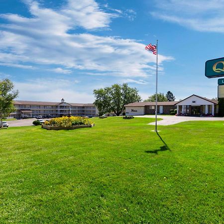 Quality Inn Lakefront Сент-Игнас Экстерьер фото