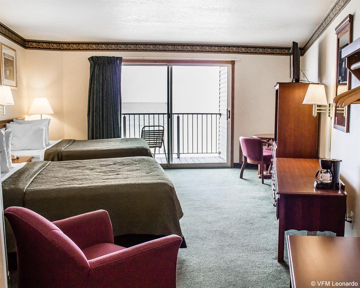 Quality Inn Lakefront Сент-Игнас Экстерьер фото