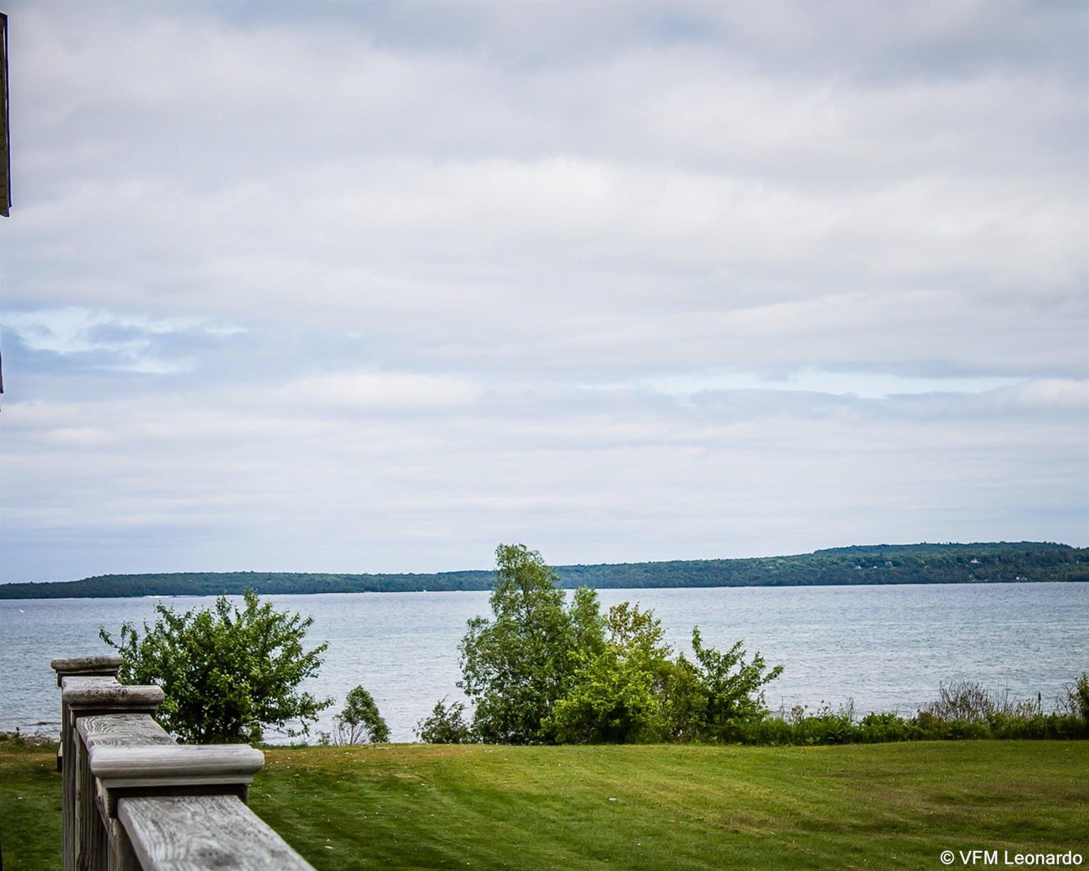 Quality Inn Lakefront Сент-Игнас Экстерьер фото