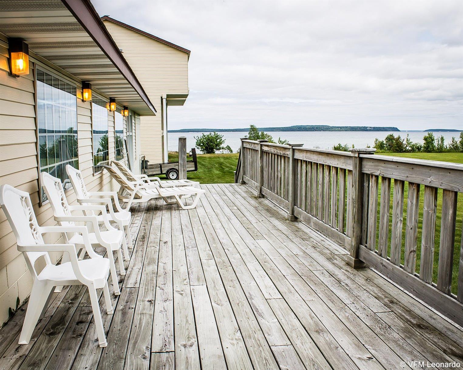 Quality Inn Lakefront Сент-Игнас Экстерьер фото