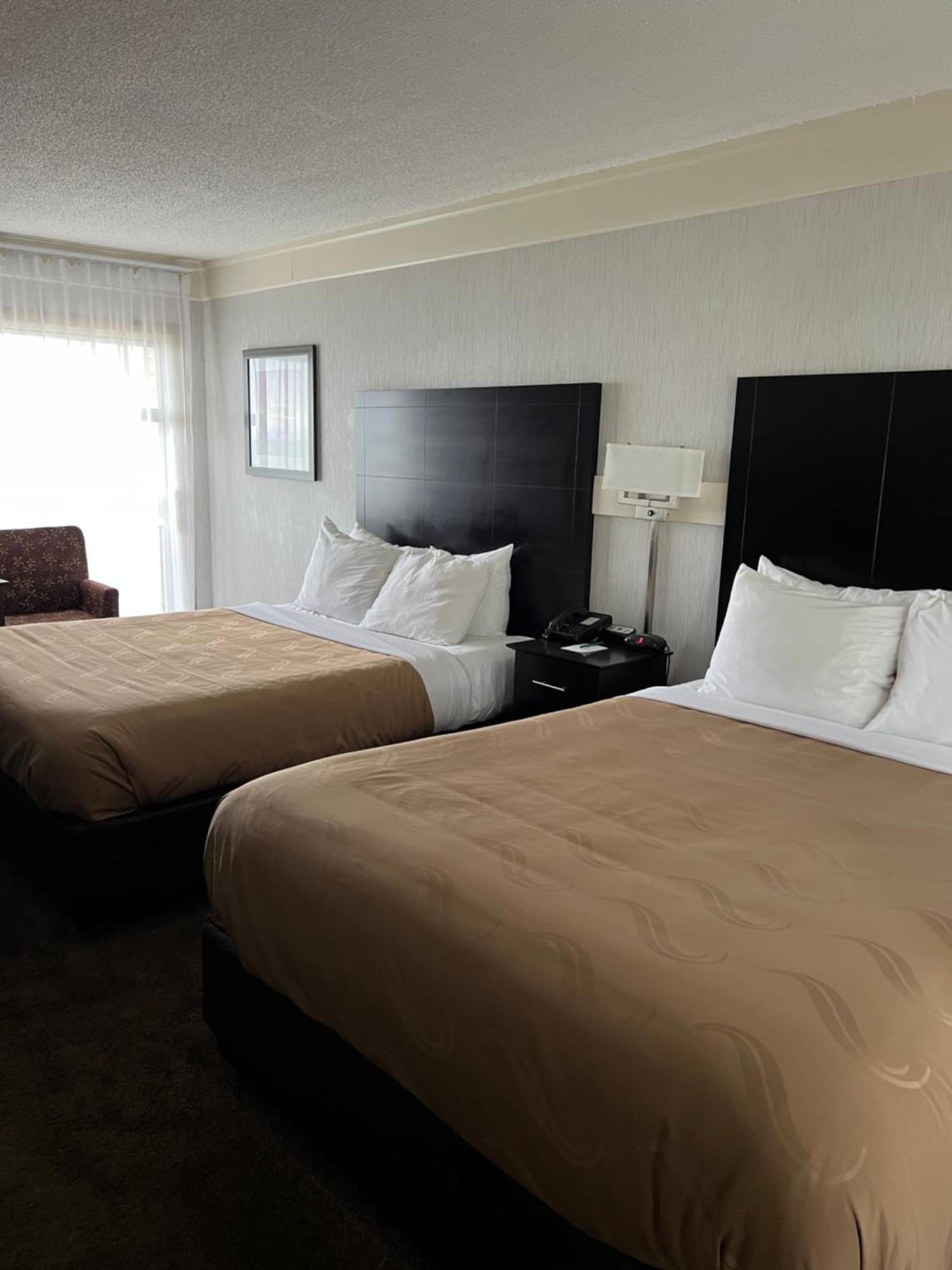 Quality Inn Lakefront Сент-Игнас Экстерьер фото
