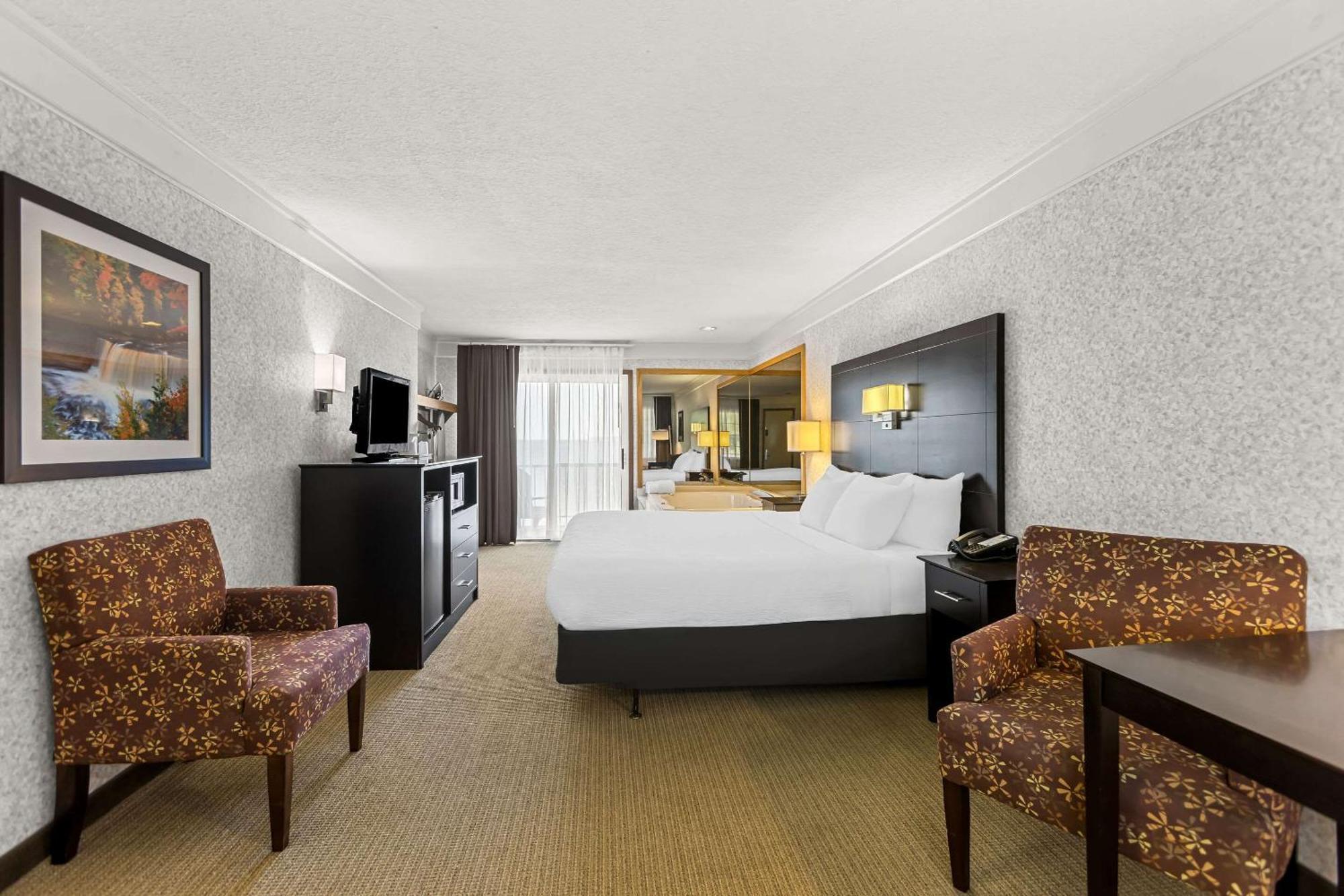 Quality Inn Lakefront Сент-Игнас Экстерьер фото