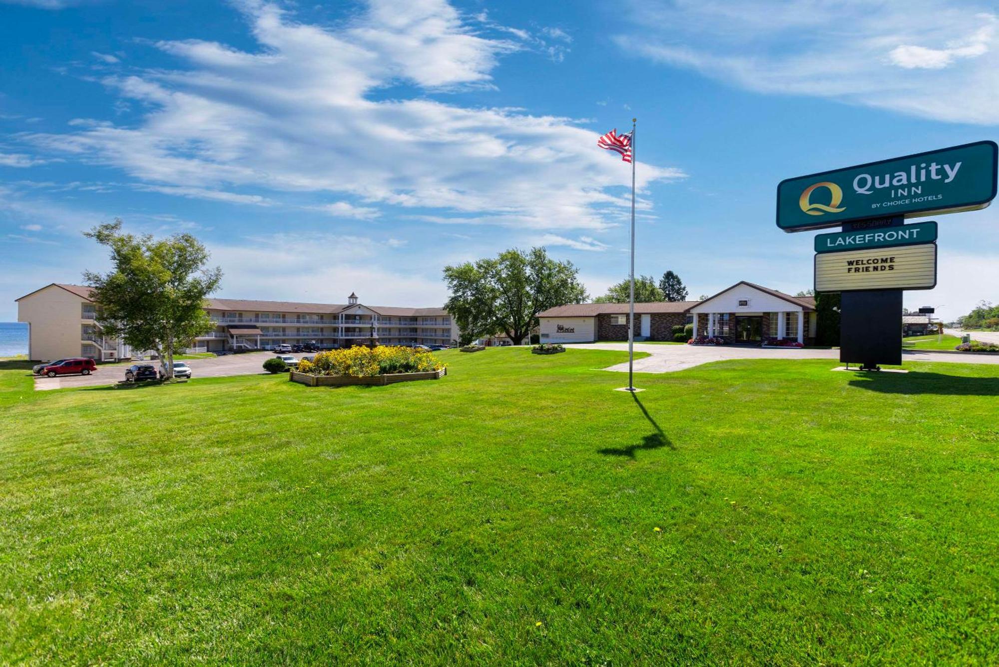 Quality Inn Lakefront Сент-Игнас Экстерьер фото