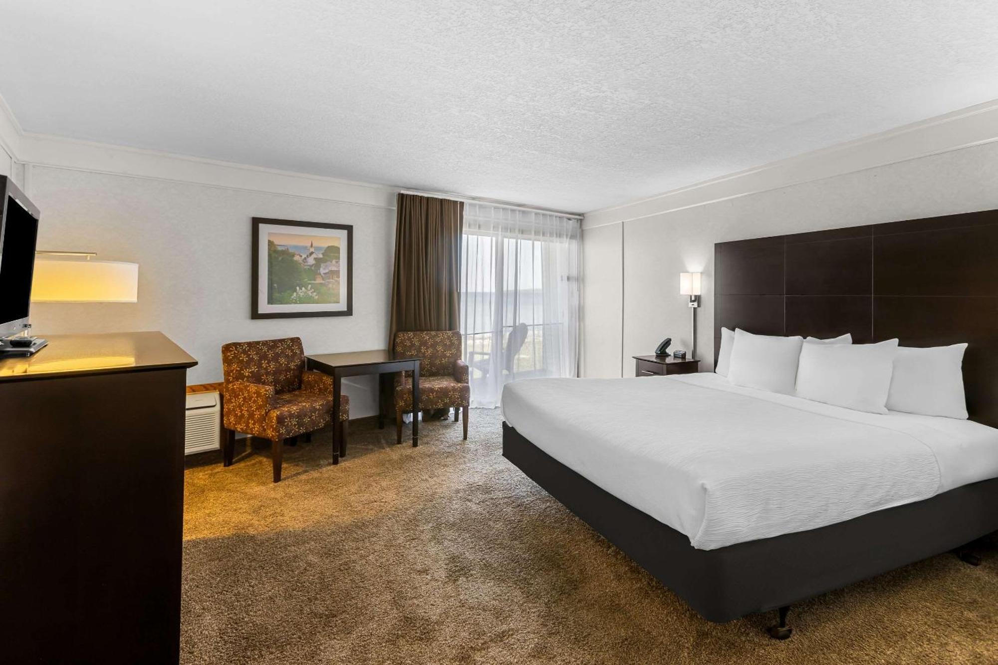 Quality Inn Lakefront Сент-Игнас Экстерьер фото