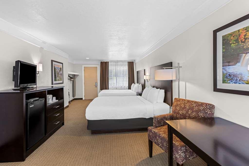 Quality Inn Lakefront Сент-Игнас Номер фото