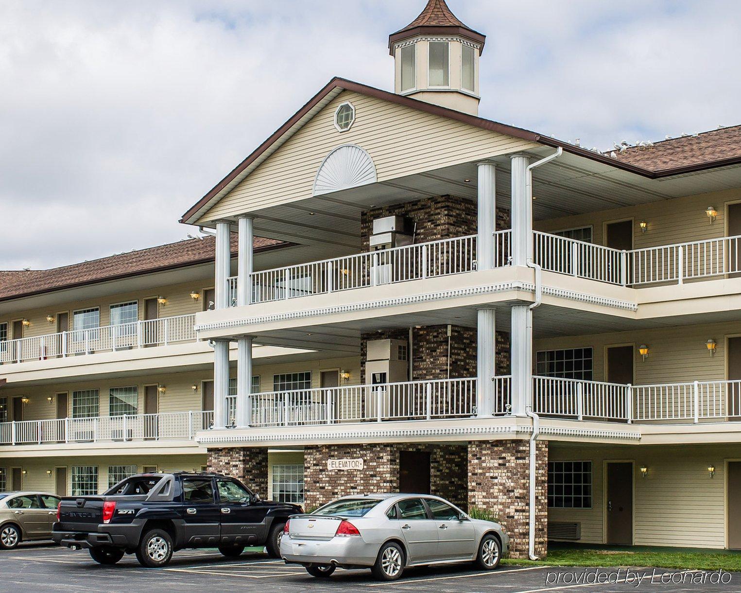 Quality Inn Lakefront Сент-Игнас Экстерьер фото